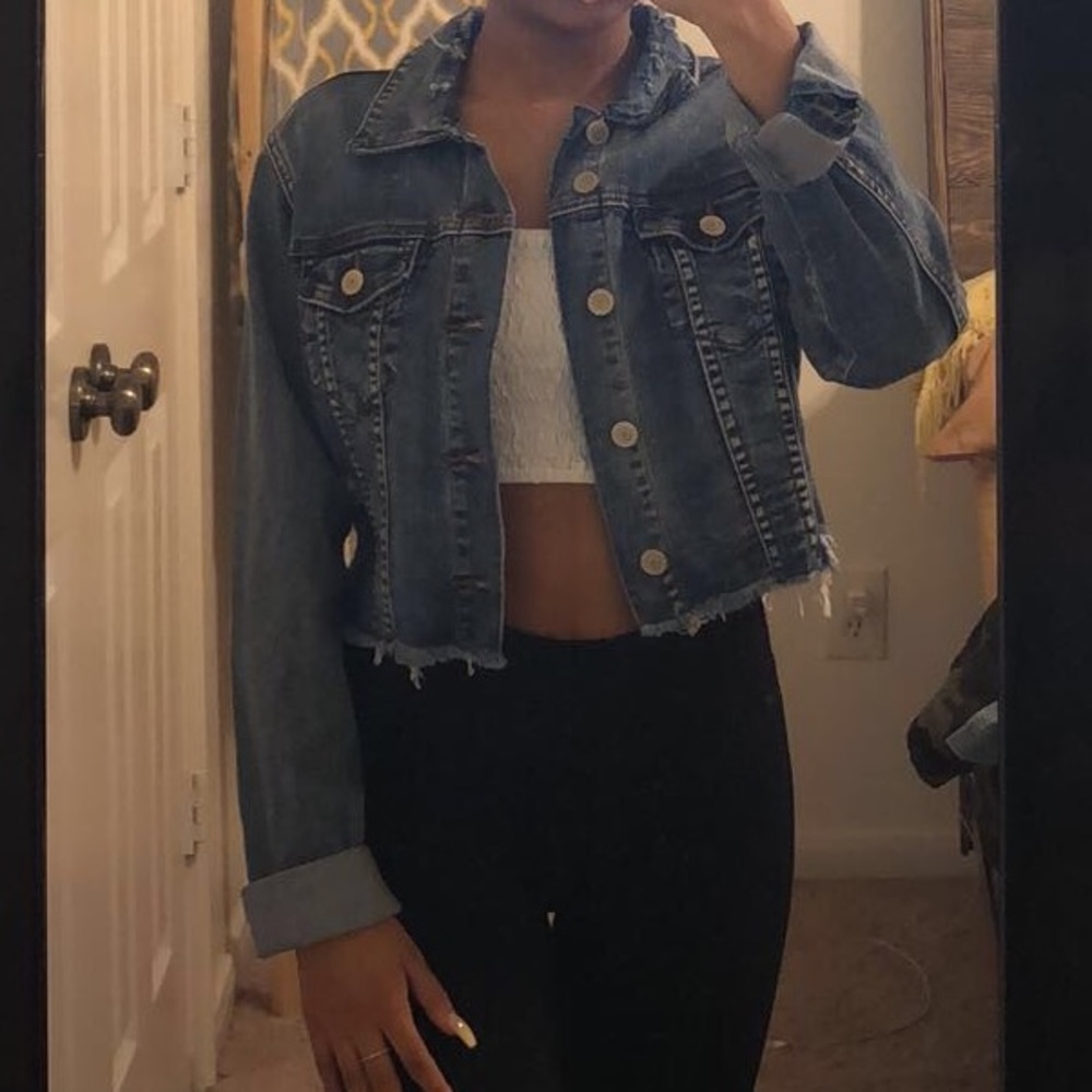 Cropped denim distressed jeans jacket